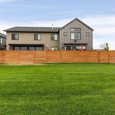 Luxury Townhome On The Park With Bridger Mtn Views Bozeman Bagian luar foto