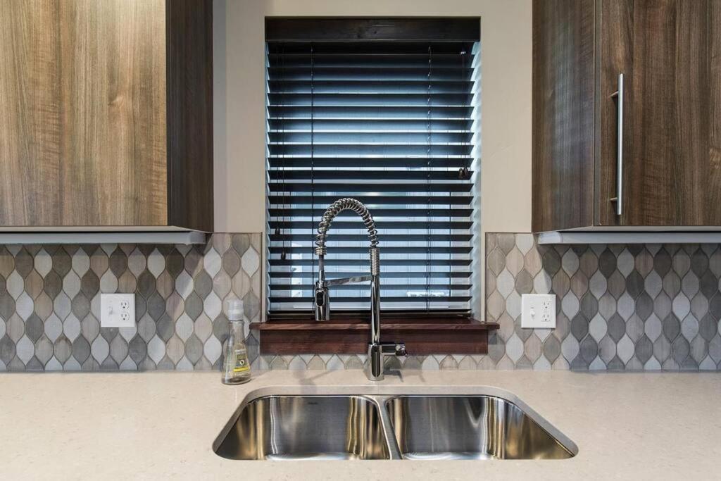 Luxury Townhome On The Park With Bridger Mtn Views Bozeman Bagian luar foto